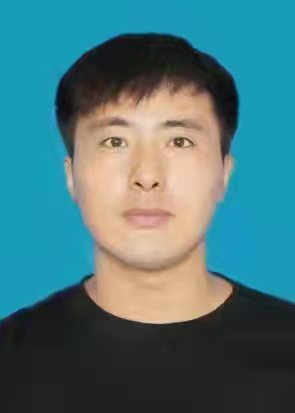 李灿
