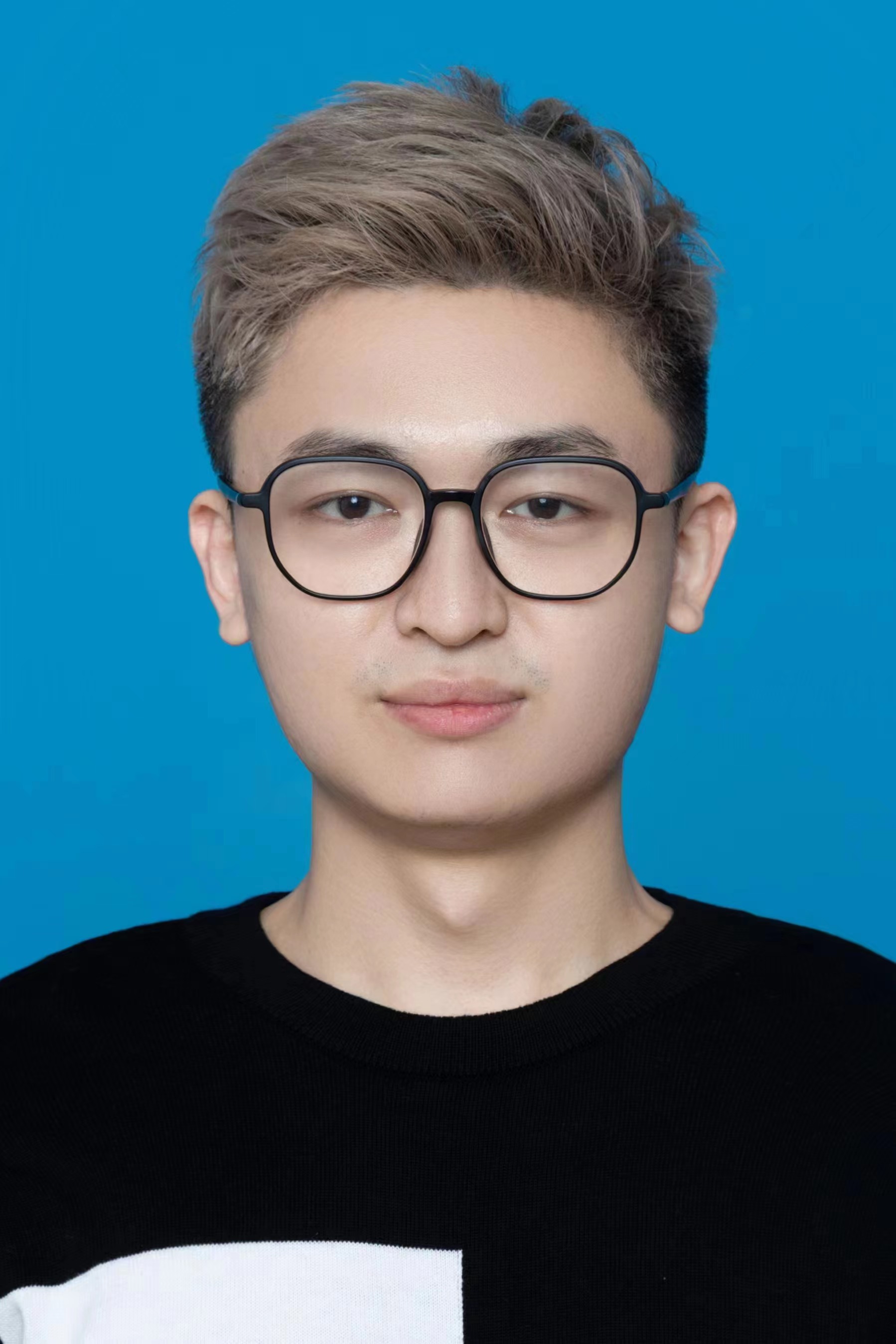 罗宇伦