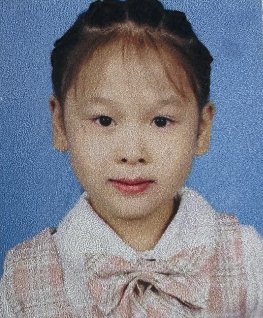 李明依
